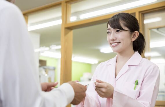 お薬の服用についても薬剤師にご相談いただけます | 左京区でお薬の事ならの宝ヶ池調剤薬局までご相談ください